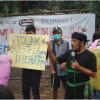 Ketum Gerakan Hejo, Eka Santosa saat memimpin Demo di Arcamanik.